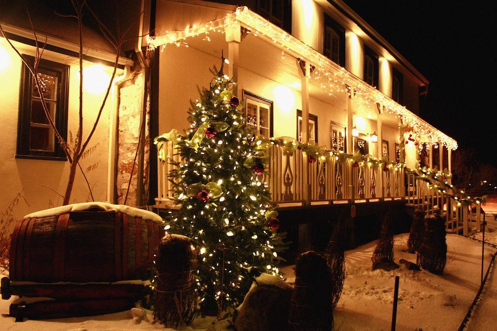 Les Ancetres Auberge & Restaurant Saint-Pierre-de-l'Ile-d'Orleans ภายนอก รูปภาพ