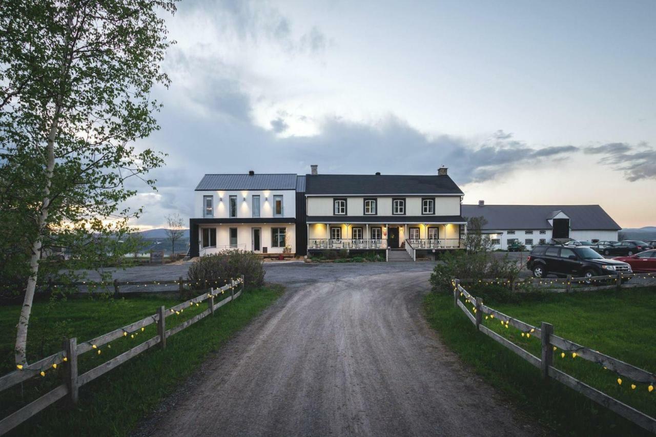 Les Ancetres Auberge & Restaurant Saint-Pierre-de-l'Ile-d'Orleans ภายนอก รูปภาพ